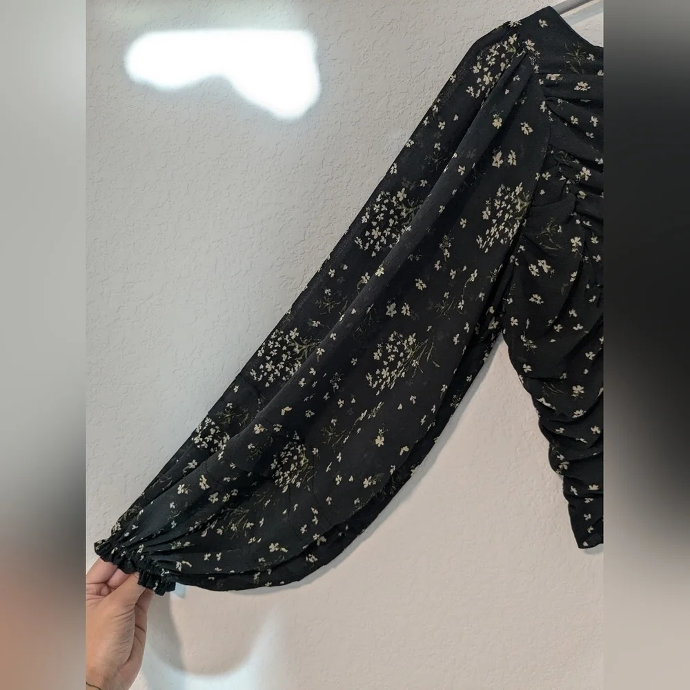 Free People Black Ditsy Floral Chiffon Puff Sleeve Open Back Top Bohemian Boho